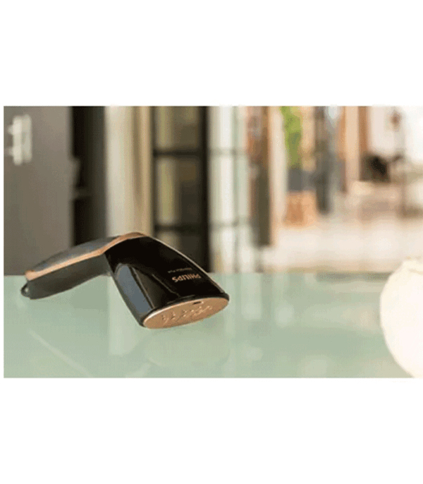 Handheld garment steamer