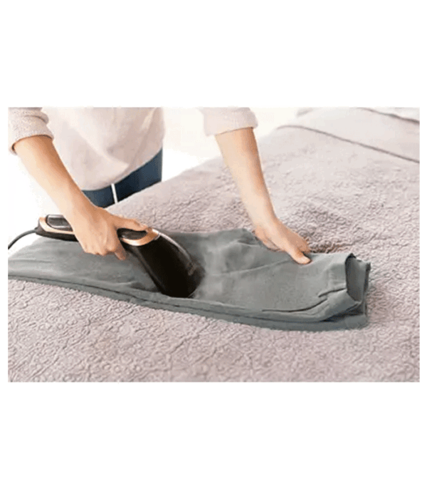 Handheld garment steamer